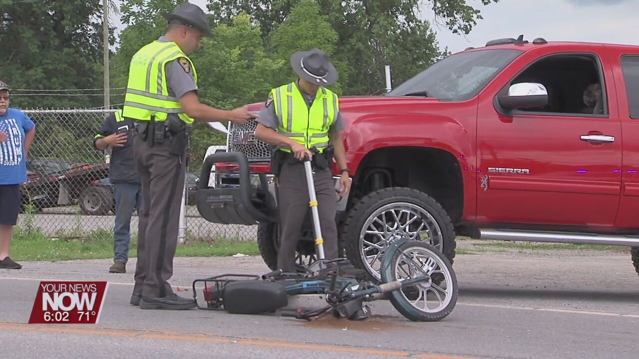 Truck hits moped in Lima
